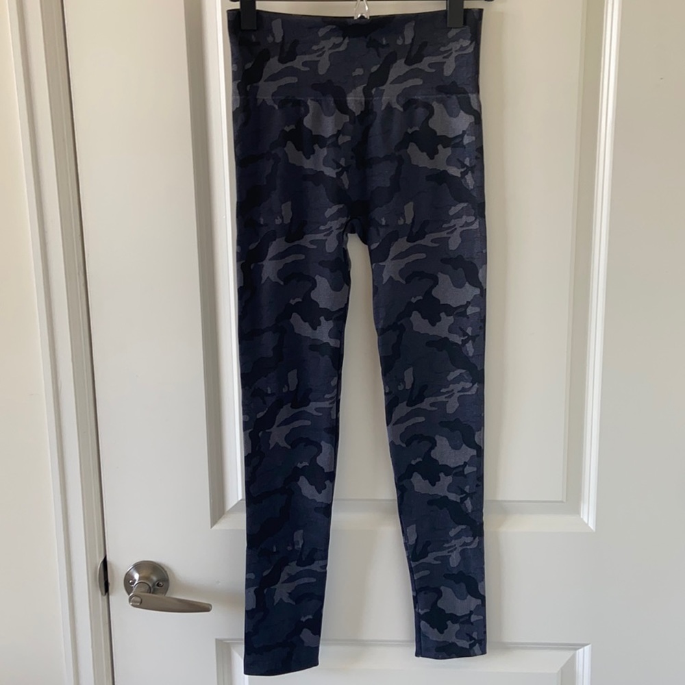 Like new Mix No. 6 Blue Camo Leggings M/L
